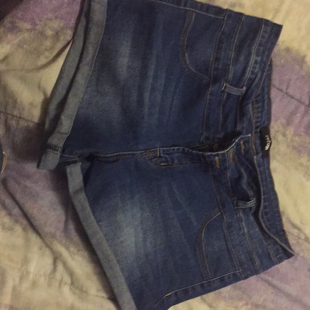 New Refuge Short! Size 14